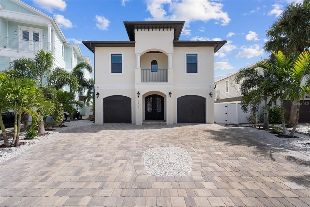 For Sale: $3,425,000 (4 beds, 4 baths, 4000 Square Feet)