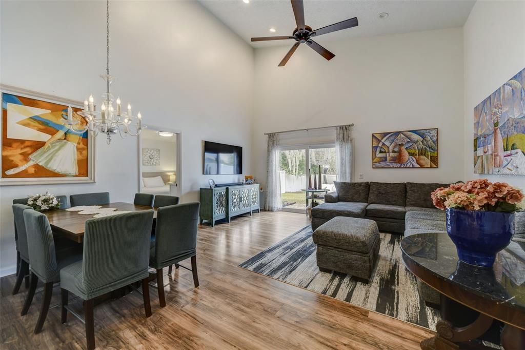 Active With Contract: $319,000 (3 beds, 2 baths, 1326 Square Feet)