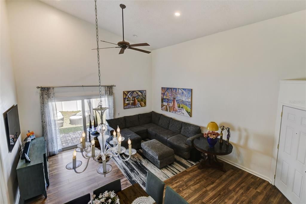 Active With Contract: $319,000 (3 beds, 2 baths, 1326 Square Feet)