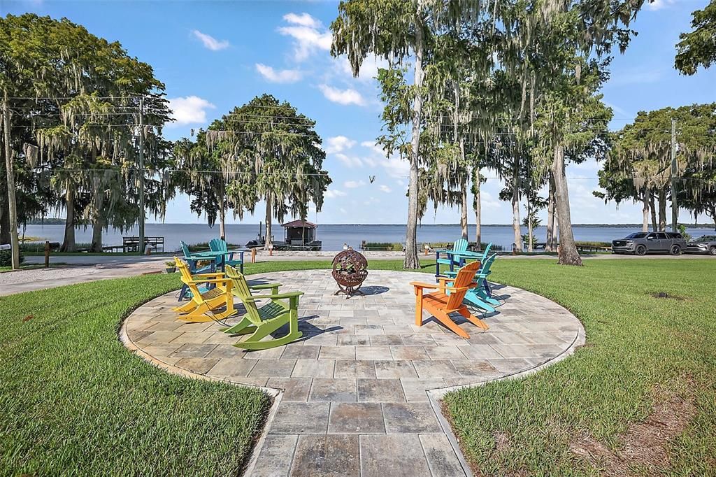 Recently Sold: $1,099,999 (3 beds, 3 baths, 2424 Square Feet)