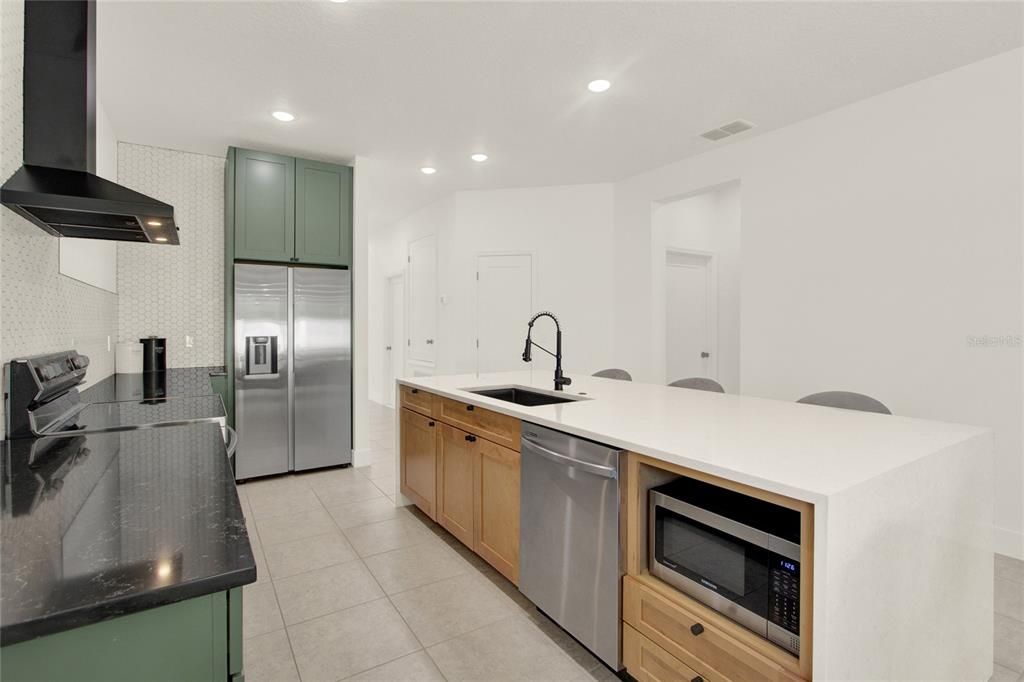Active With Contract: $349,000 (3 beds, 2 baths, 1702 Square Feet)