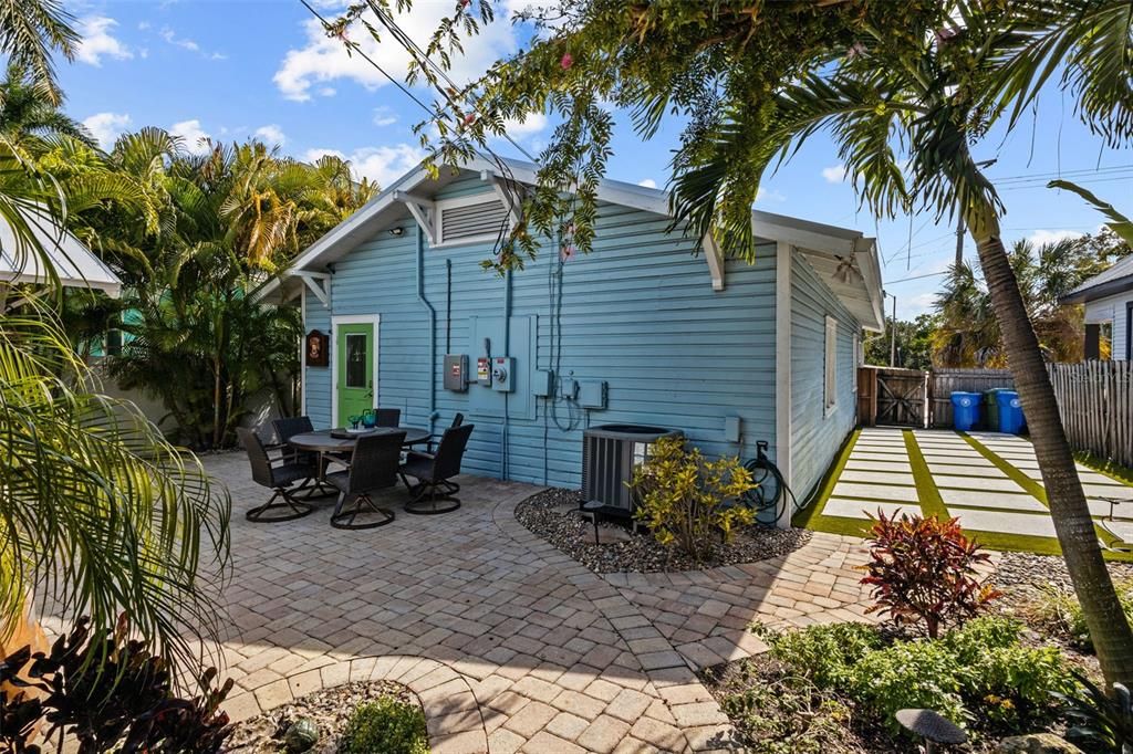 Recently Sold: $624,000 (3 beds, 3 baths, 1784 Square Feet)