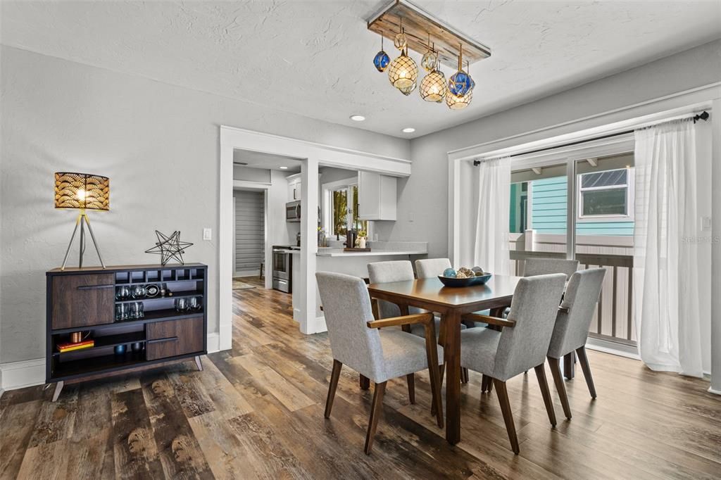 Recently Sold: $624,000 (3 beds, 3 baths, 1784 Square Feet)