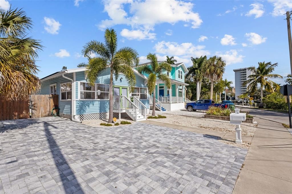 Recently Sold: $624,000 (3 beds, 3 baths, 1784 Square Feet)