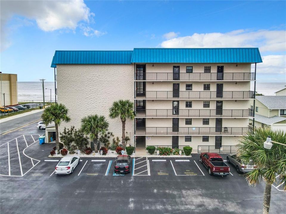 Recently Sold: $385,000 (1 beds, 1 baths, 761 Square Feet)
