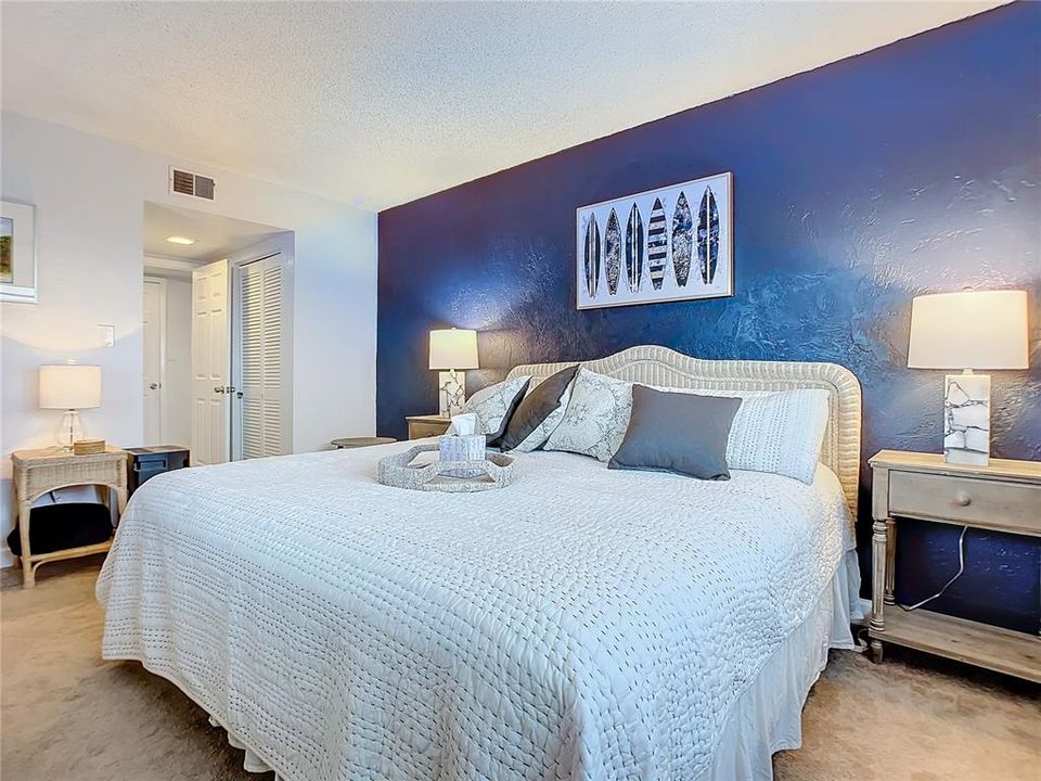 Recently Sold: $385,000 (1 beds, 1 baths, 761 Square Feet)