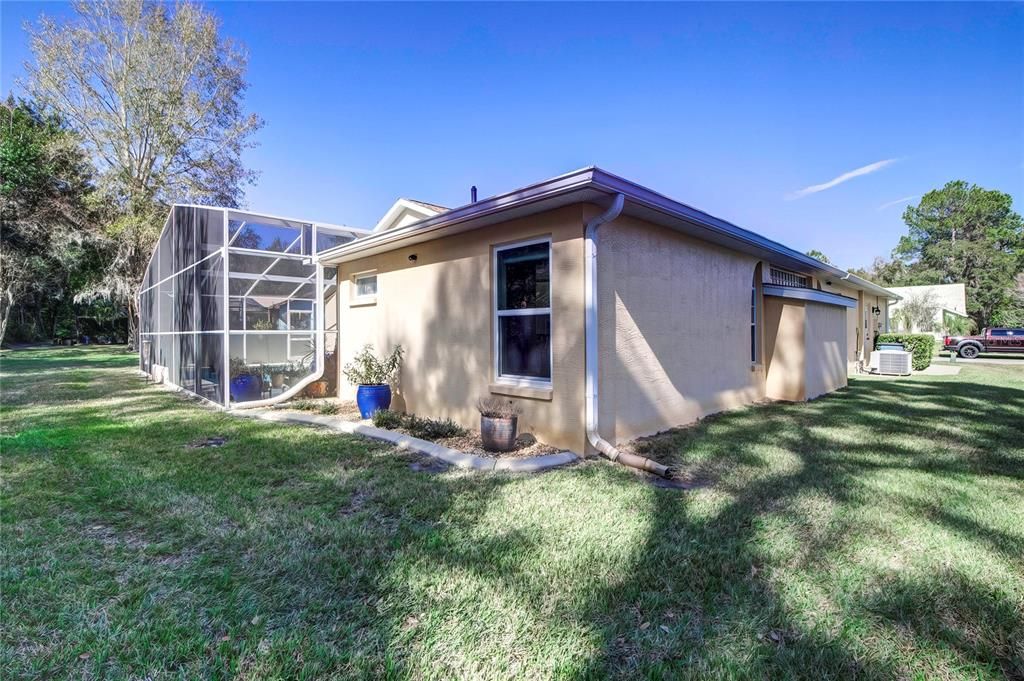 Recently Sold: $410,000 (3 beds, 2 baths, 1905 Square Feet)