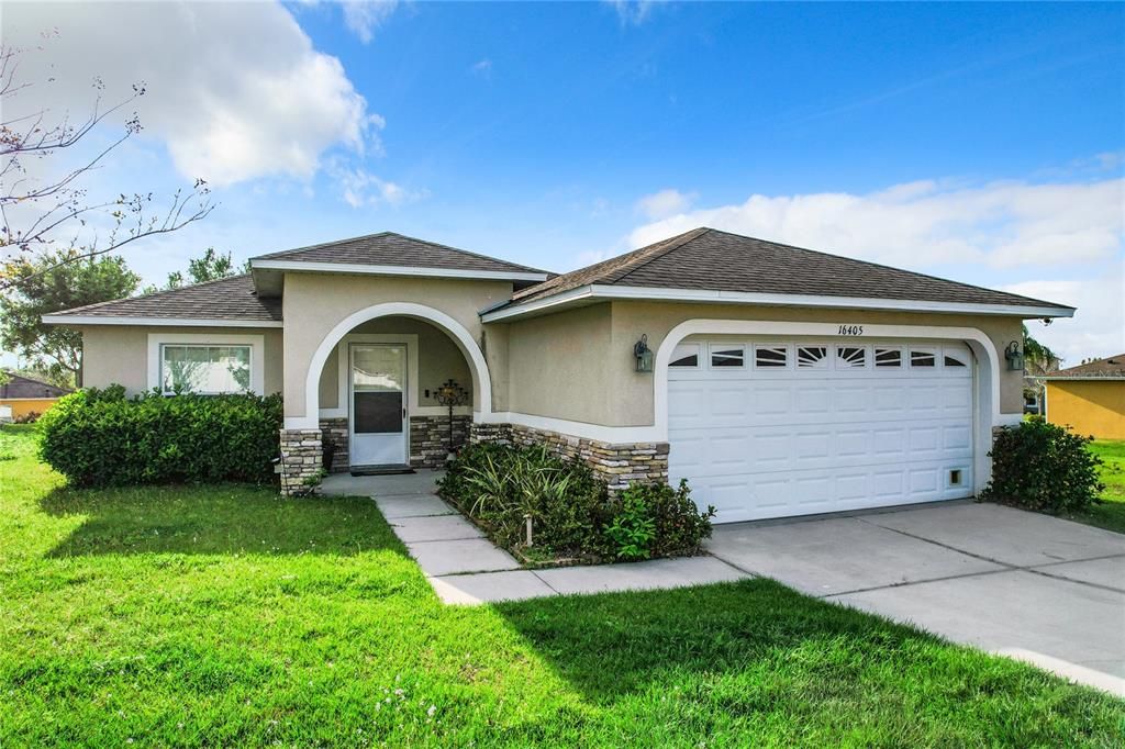 Active With Contract: $335,000 (4 beds, 2 baths, 1578 Square Feet)