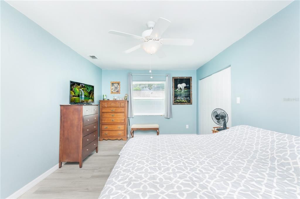 For Sale: $470,000 (2 beds, 2 baths, 2692 Square Feet)