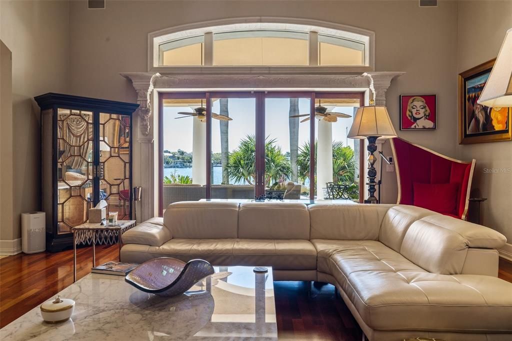 For Sale: $9,900,000 (5 beds, 6 baths, 9722 Square Feet)
