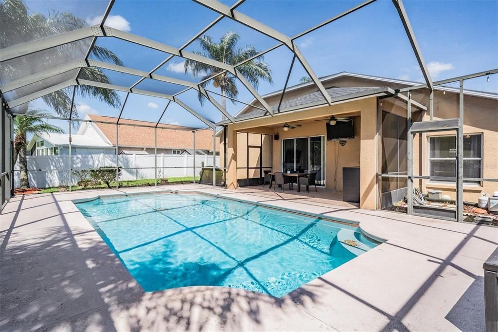 Recently Sold: $475,000 (3 beds, 2 baths, 2023 Square Feet)