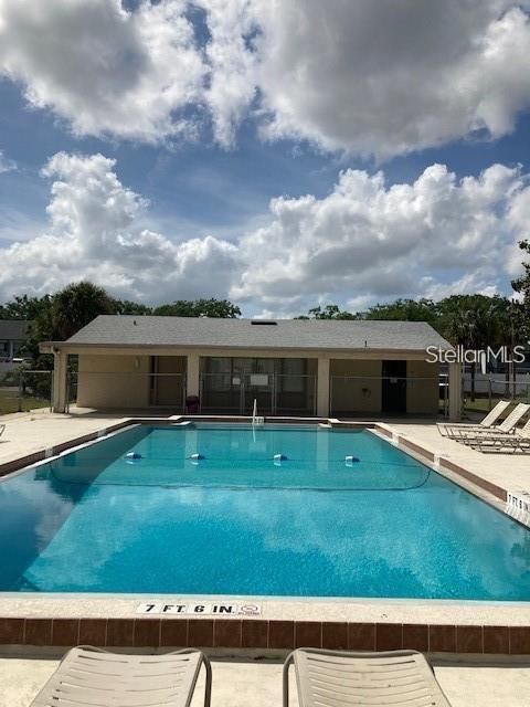 Recently Sold: $135,000 (2 beds, 1 baths, 761 Square Feet)