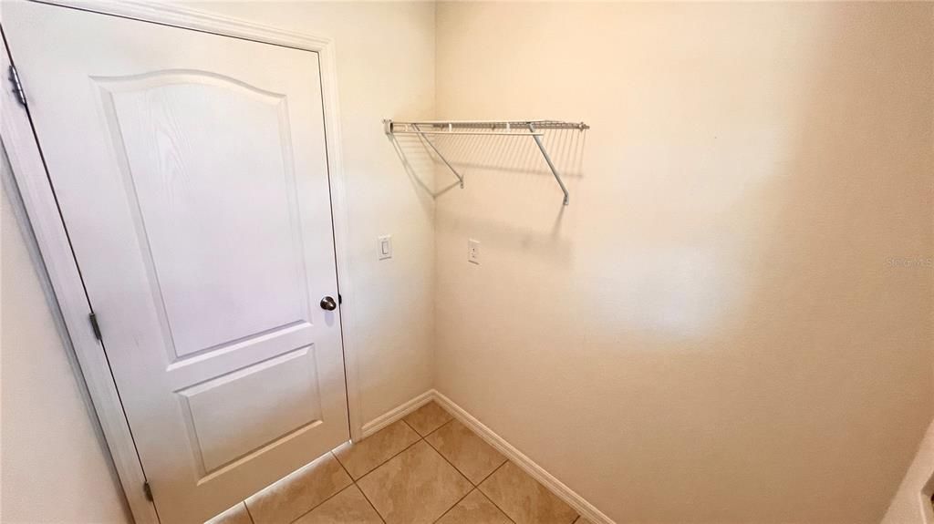 For Rent: $2,100 (3 beds, 2 baths, 1614 Square Feet)