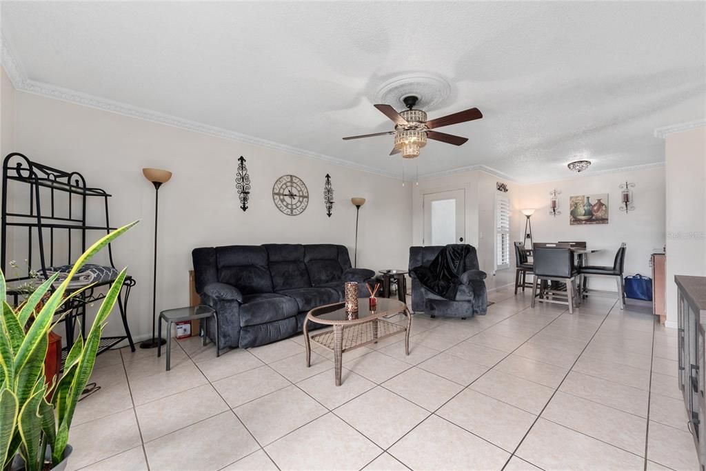 Recently Sold: $169,999 (1 beds, 1 baths, 742 Square Feet)