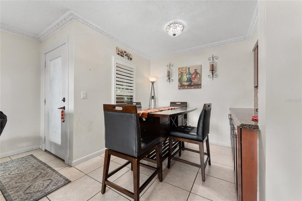 Recently Sold: $169,999 (1 beds, 1 baths, 742 Square Feet)