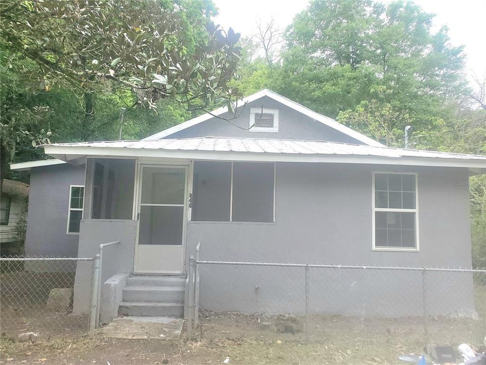 For Sale: $150,000 (4 beds, 2 baths, 1152 Square Feet)