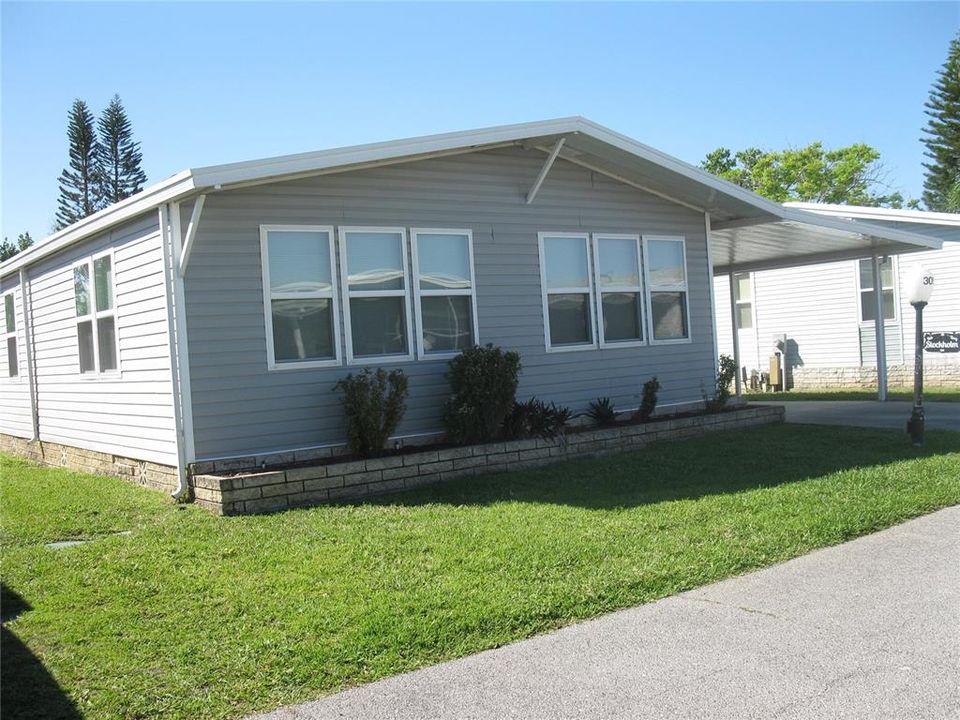 For Sale: $164,900 (2 beds, 2 baths, 1092 Square Feet)