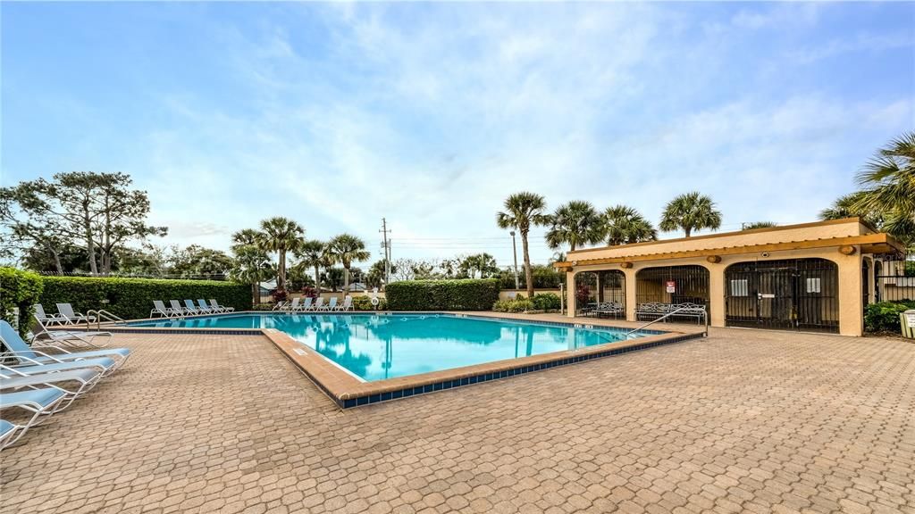 Active With Contract: $369,000 (3 beds, 2 baths, 1410 Square Feet)