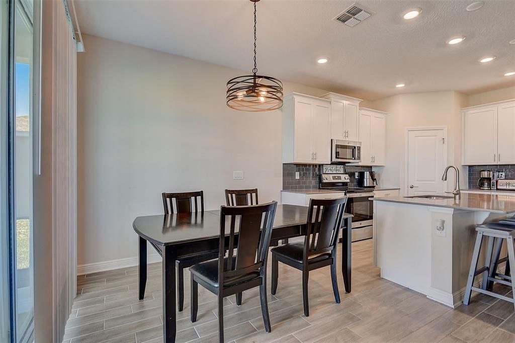 Active With Contract: $539,000 (5 beds, 3 baths, 2555 Square Feet)