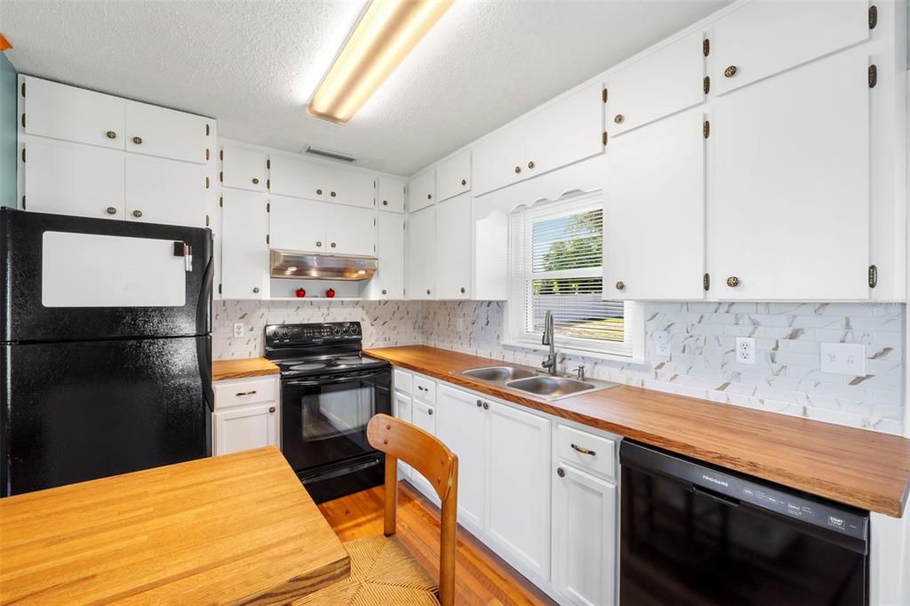 Recently Sold: $225,000 (2 beds, 1 baths, 1024 Square Feet)