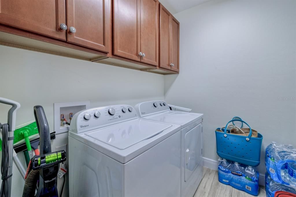 For Sale: $410,000 (2 beds, 2 baths, 1621 Square Feet)