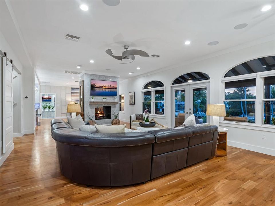 Active With Contract: $4,295,000 (5 beds, 5 baths, 5011 Square Feet)