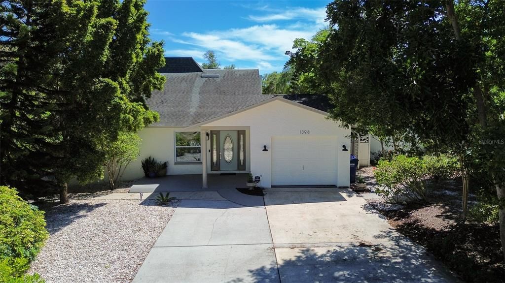 Recently Sold: $655,000 (3 beds, 2 baths, 2802 Square Feet)