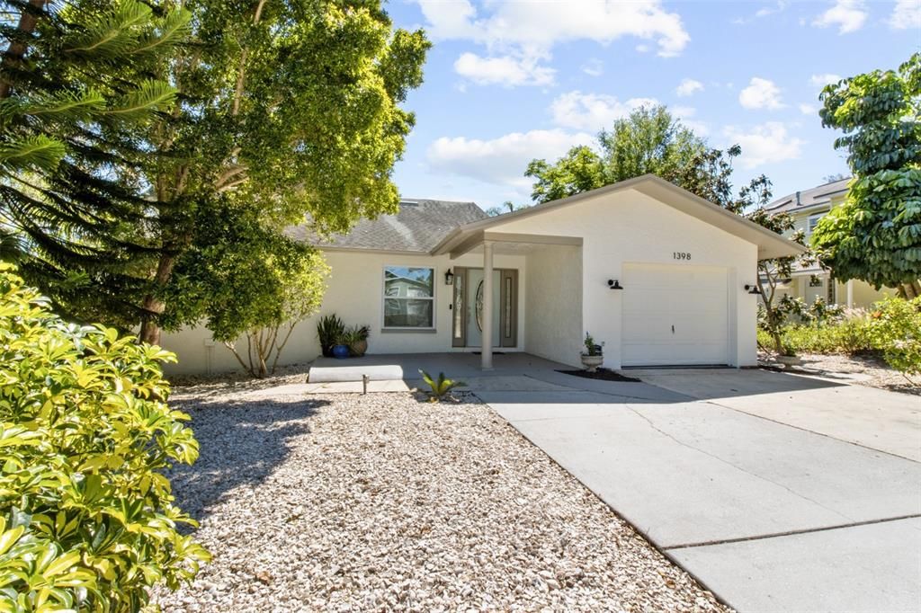 Recently Sold: $655,000 (3 beds, 2 baths, 2802 Square Feet)