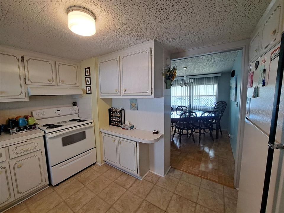 For Rent: $1,250 (2 beds, 2 baths, 950 Square Feet)