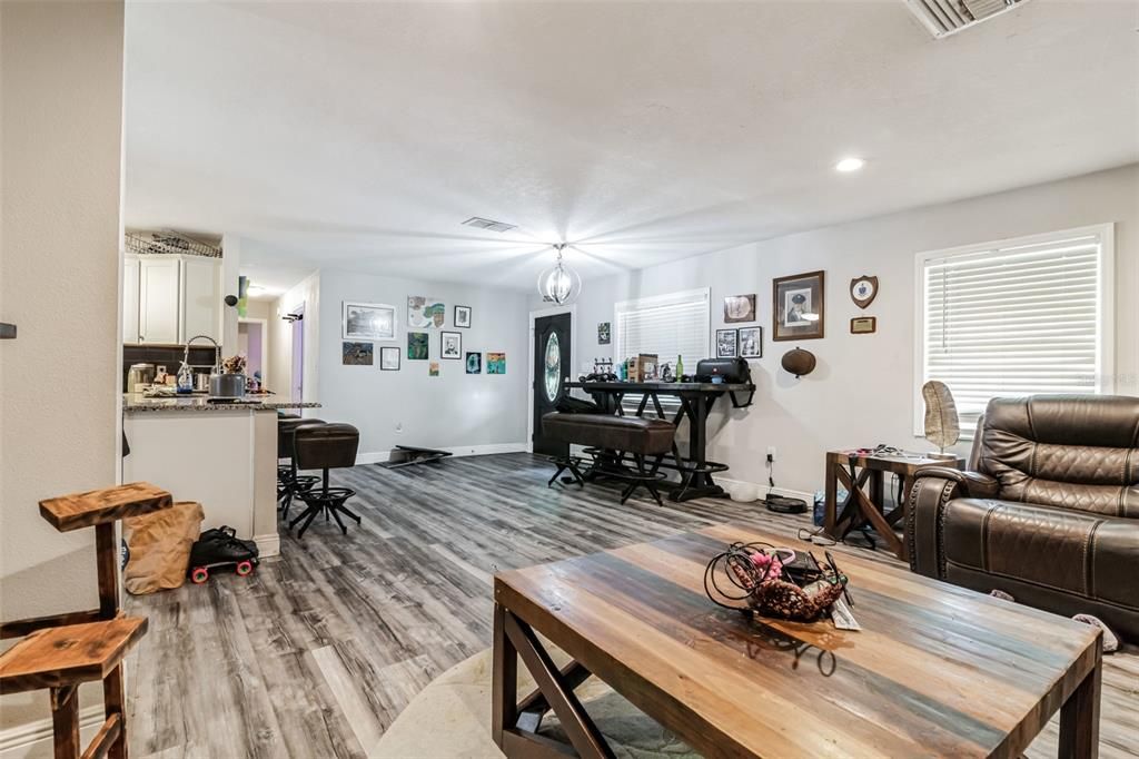 For Sale: $262,500 (3 beds, 2 baths, 1459 Square Feet)