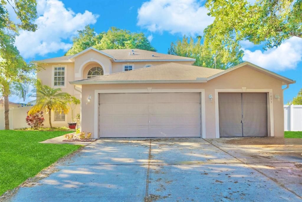 Active With Contract: $399,000 (4 beds, 2 baths, 2320 Square Feet)