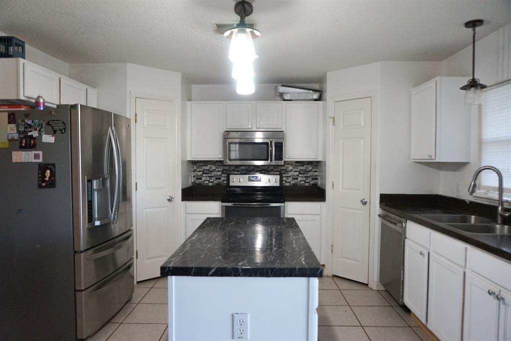 For Sale: $399,000 (4 beds, 2 baths, 2320 Square Feet)