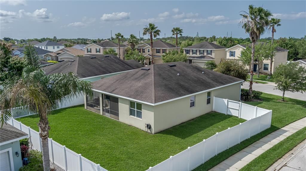 Recently Sold: $374,400 (3 beds, 2 baths, 1796 Square Feet)