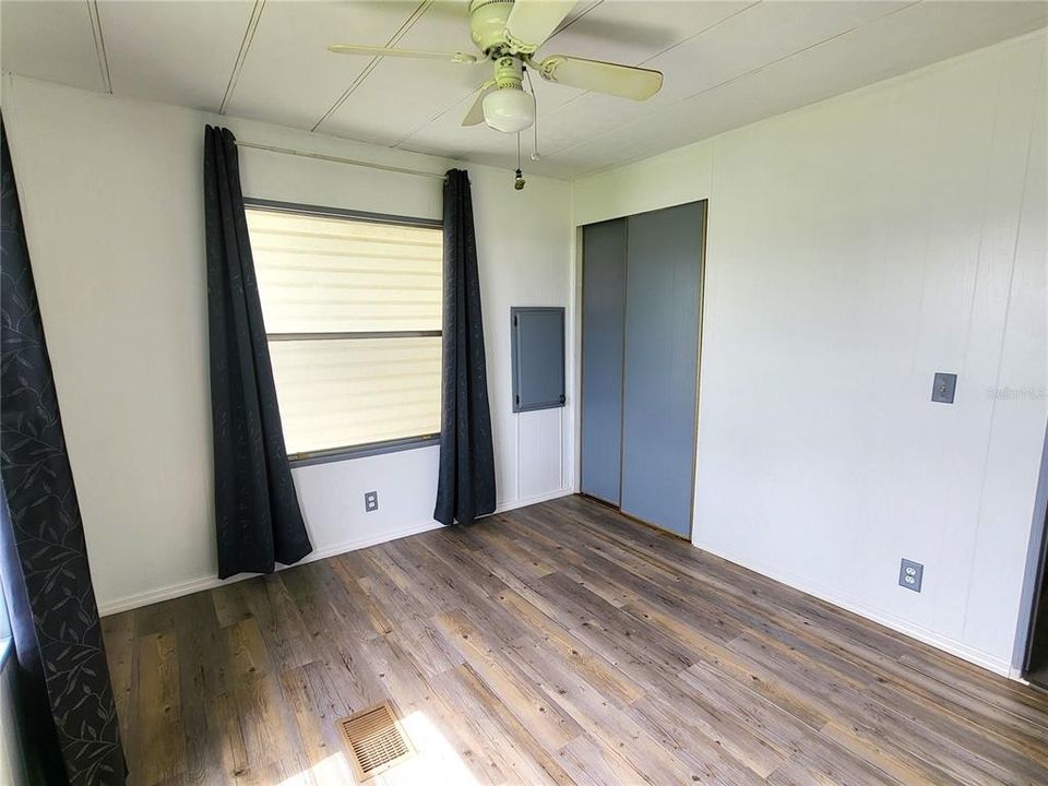 Active With Contract: $125,000 (2 beds, 2 baths, 864 Square Feet)