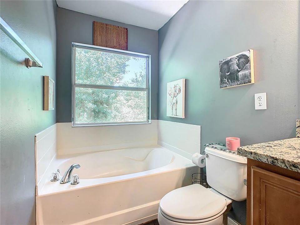 最近售出: $305,000 (3 贝兹, 2 浴室, 1562 平方英尺)