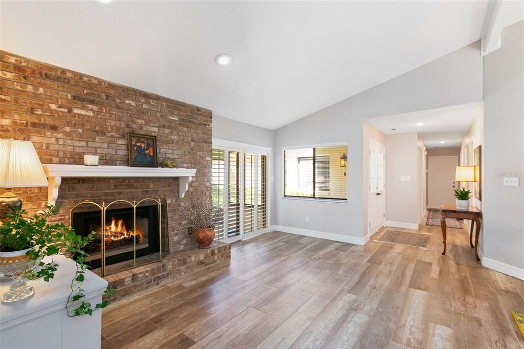 Recently Sold: $459,000 (3 beds, 2 baths, 1496 Square Feet)