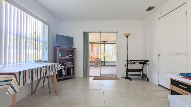 Vendido Recientemente: $215,000 (2 camas, 1 baños, 936 Pies cuadrados)