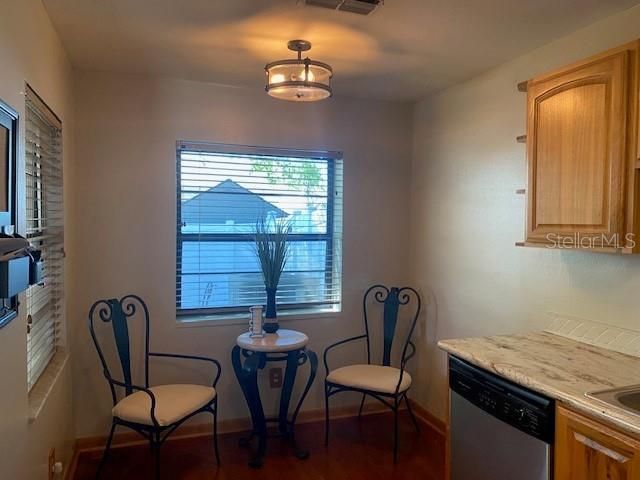 Recently Rented: $1,699 (1 beds, 1 baths, 798 Square Feet)