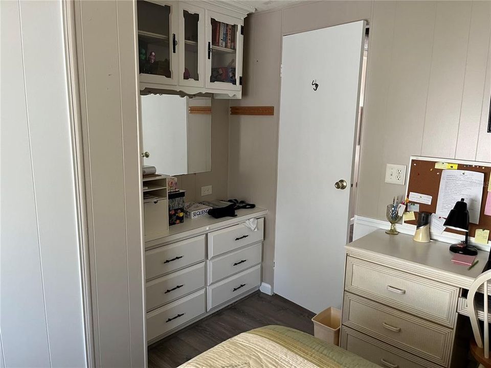 For Sale: $80,000 (1 beds, 1 baths, 432 Square Feet)