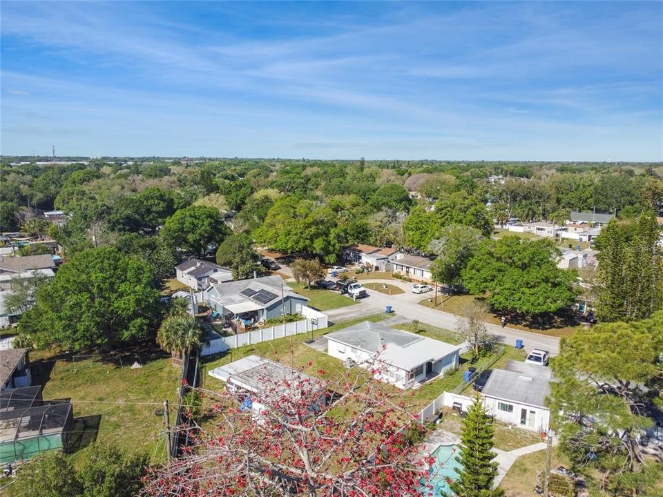 Active With Contract: $299,000 (3 beds, 1 baths, 828 Square Feet)