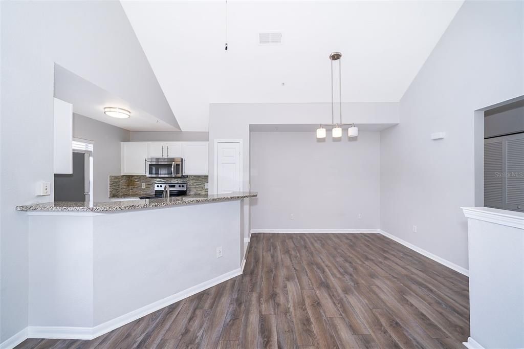 Active With Contract: $265,000 (3 beds, 2 baths, 1202 Square Feet)