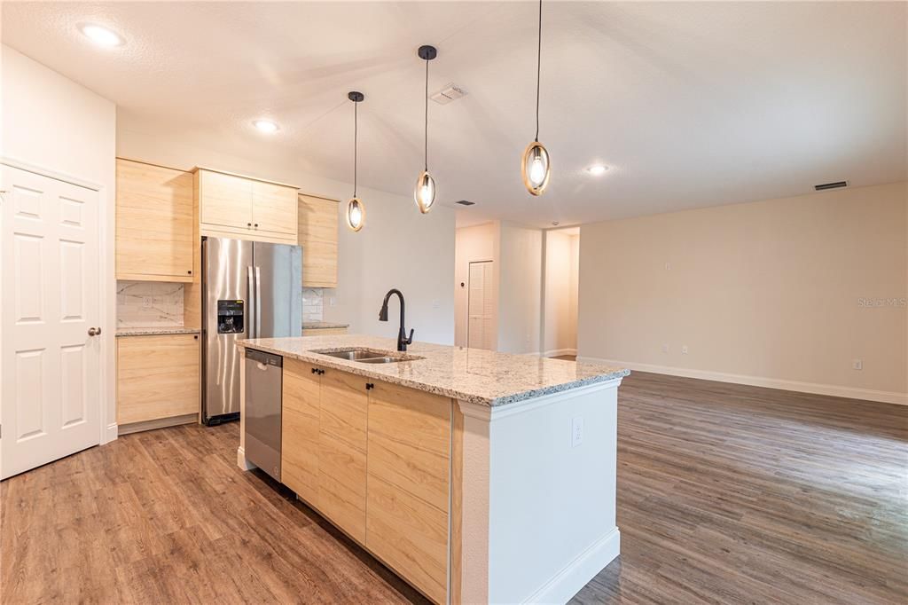 Active With Contract: $335,000 (3 beds, 2 baths, 1735 Square Feet)