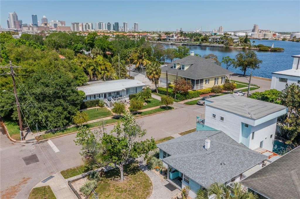 Recently Sold: $1,200,000 (3 beds, 2 baths, 1890 Square Feet)