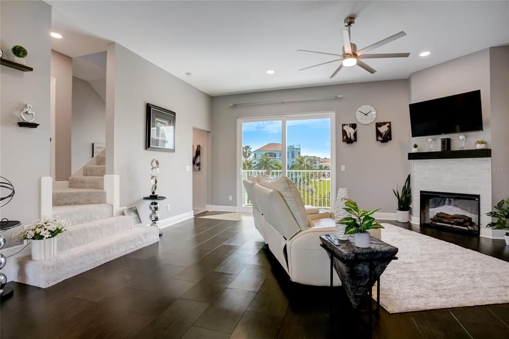 For Sale: $439,990 (3 beds, 2 baths, 1670 Square Feet)