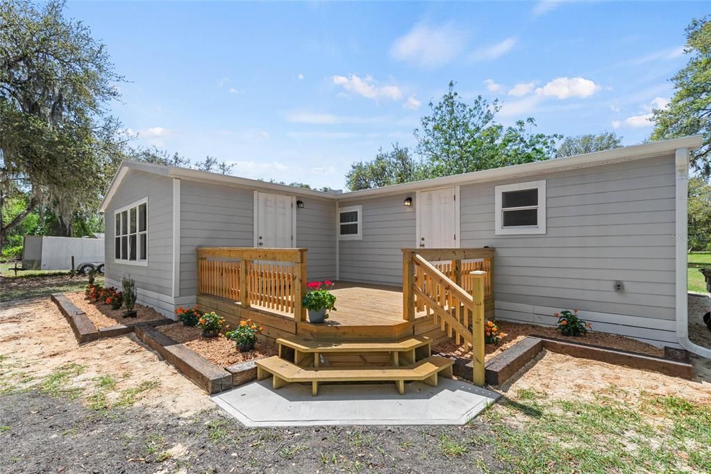Active With Contract: $444,900 (3 beds, 2 baths, 1744 Square Feet)