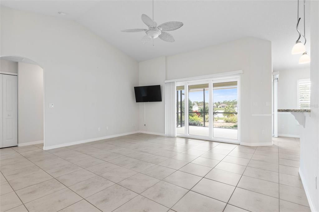 Active With Contract: $475,000 (3 beds, 2 baths, 1586 Square Feet)