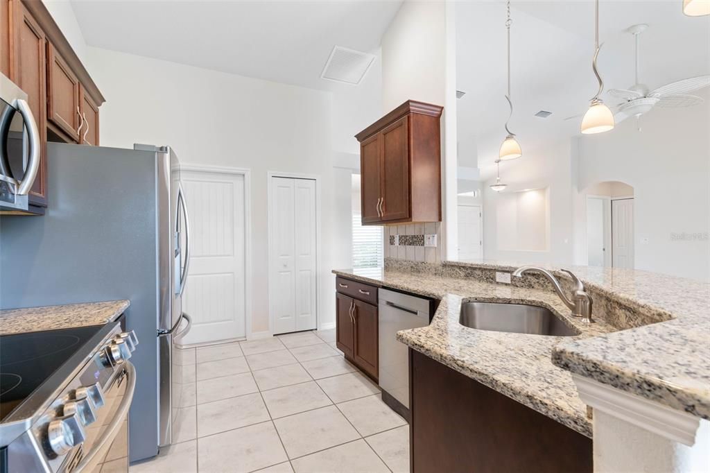 Active With Contract: $475,000 (3 beds, 2 baths, 1586 Square Feet)