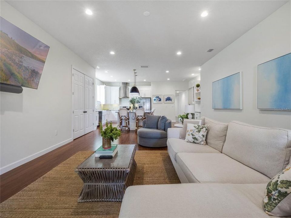 Active With Contract: $875,000 (4 beds, 3 baths, 2513 Square Feet)