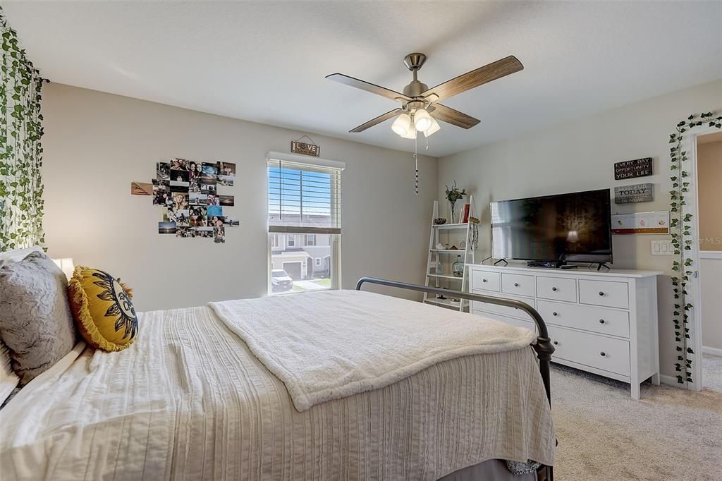 Active With Contract: $259,900 (2 beds, 2 baths, 1636 Square Feet)
