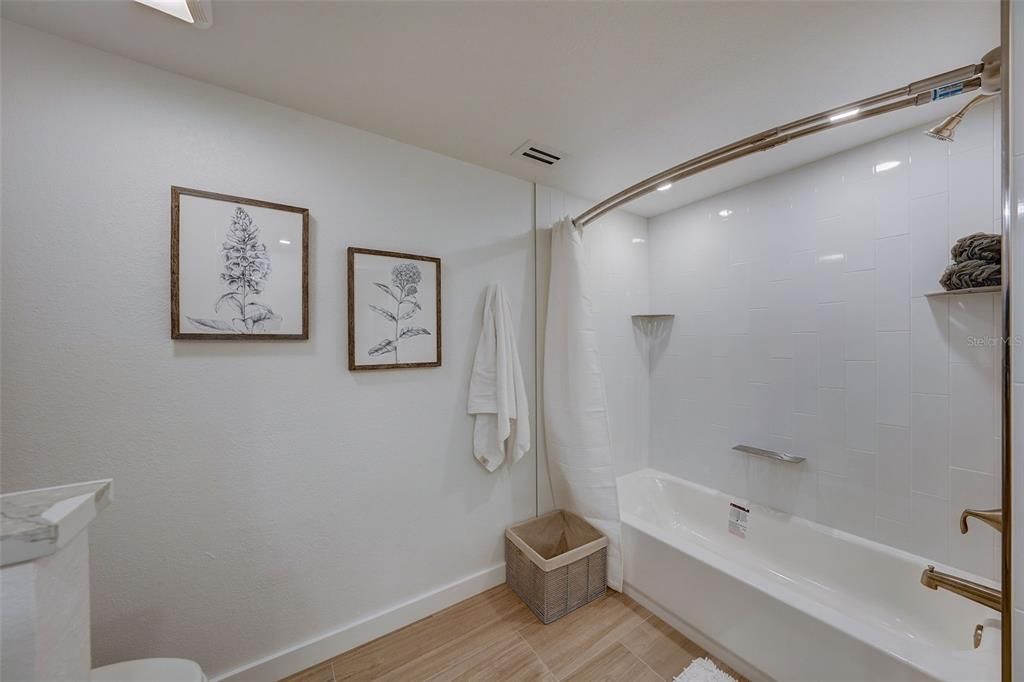 待售: $999,000 (2 贝兹, 2 浴室, 1655 平方英尺)